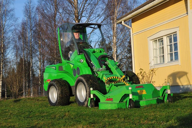 Avant 745 with Kubota Engine 50hp  1400 kg lift capacity Excavator front end loader mini digger