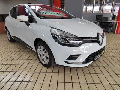 2019 Renault Clio 1.2 16v Authentique 5-door With 42536 Kms, Call Lauren 078 251 2148