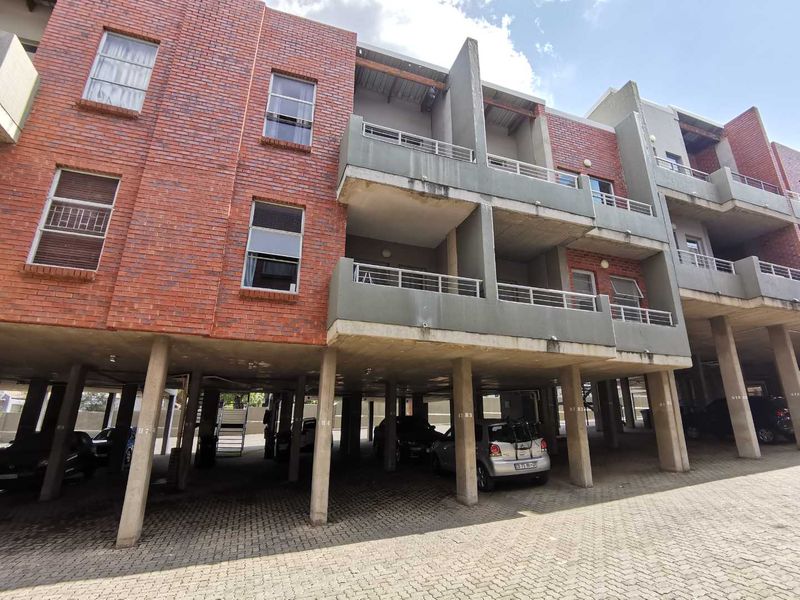 ON AUCTION - COZY 2 BED 1 BATH APARTMENT IN POPULAR BUCCLEUCH