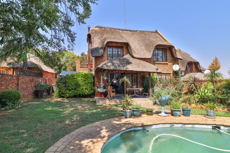 3 Bedroom House For Sale in Faerie Glen