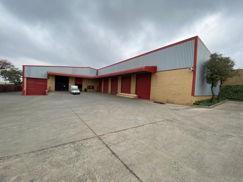 Exquisite industrial facility to let / for sale in Halfway House - Midrand