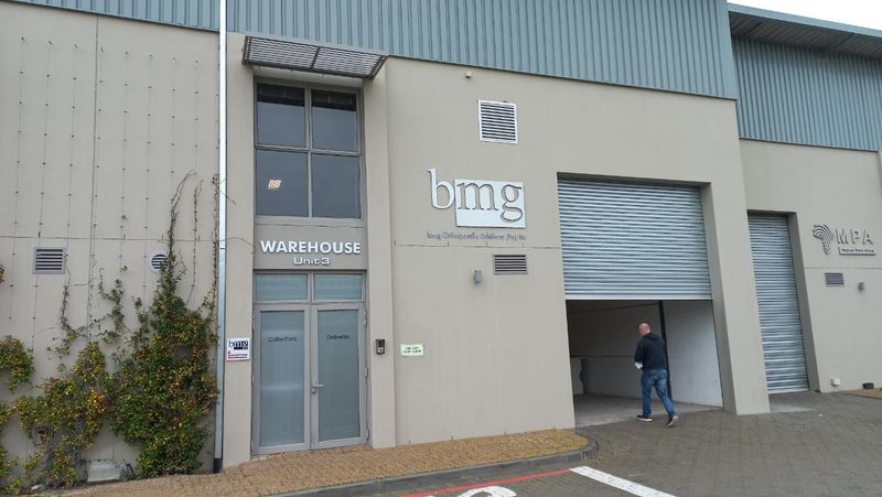 323m2 Warehouse to rent in Brackengate business park