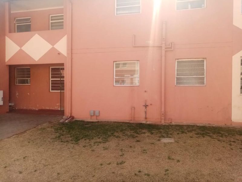 2 Bedroom Apartment to Rent in Mondeor