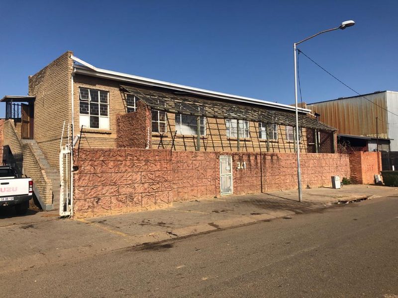 1,337 SQM FREE STANDING WAREHOUSE FOR SALE ON PRICE STREET IN DESPATCH