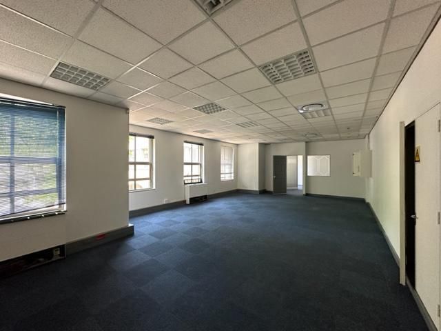 89m² Commercial To Let in Rondebosch at R165.00 per m²