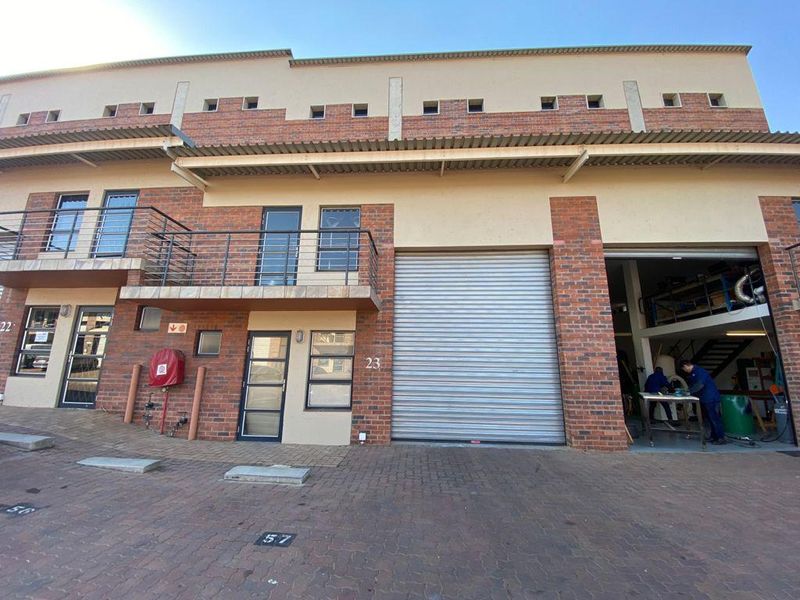 Mini industrial unit for rent / for sale in Barbeque Downs - Midrand