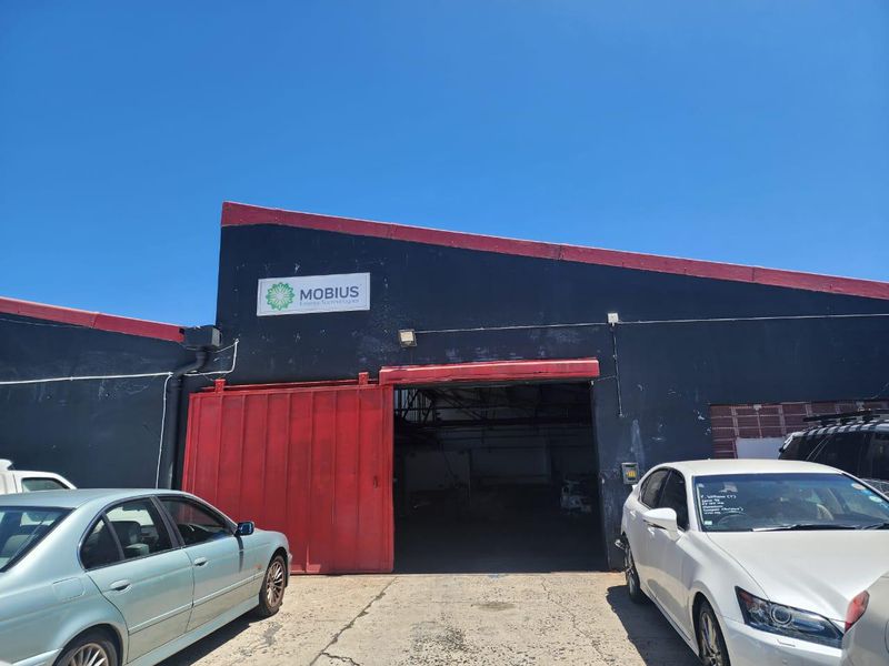Shared warehouse unit available To Rent in Claremont