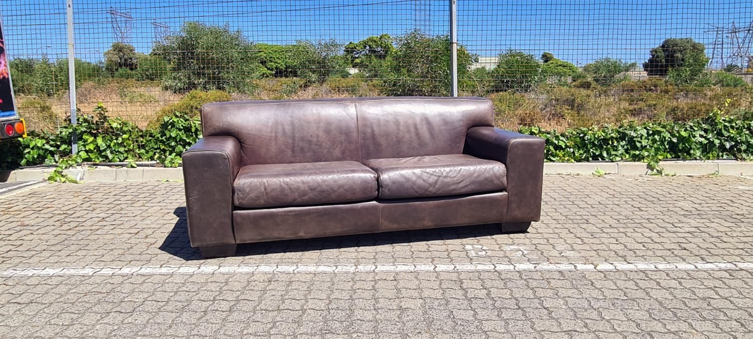 Coricraft Leather Couch 3 Seater Brilliant Condition Contact
