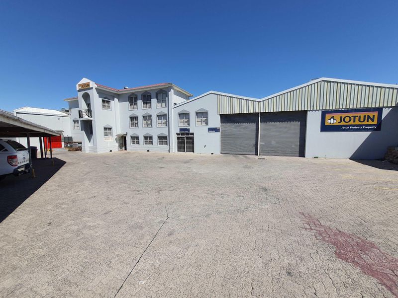 Warehouse WITH YARD TO LET in Stikland