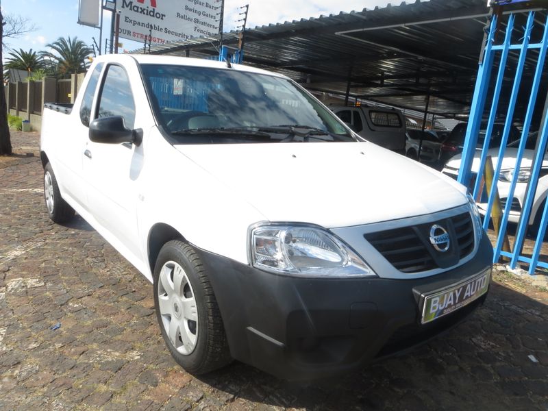 2021 Nissan NP200 1.6 8V AC Safety Pack, White with 75000km available now!