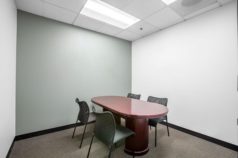 Private office space for 4 persons in Regus 97 York Street