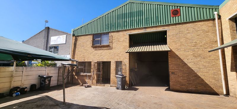 Truck Access with Ample Parking To Let in Killarney Gardens