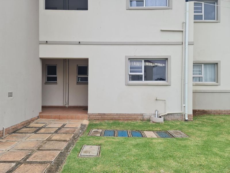 Gorgeous three-bedroom townhouse in The Beacon, Beacon Bay