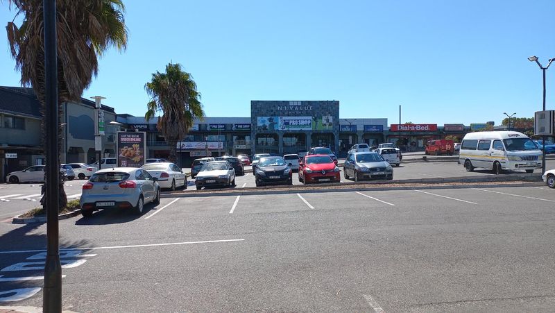 Prime retail space to let at N1 city value centre