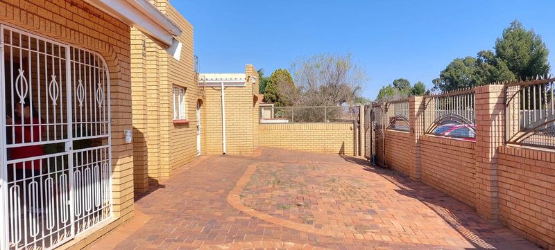 Beautiful Starter Home in the Heart of Lenasia!!!