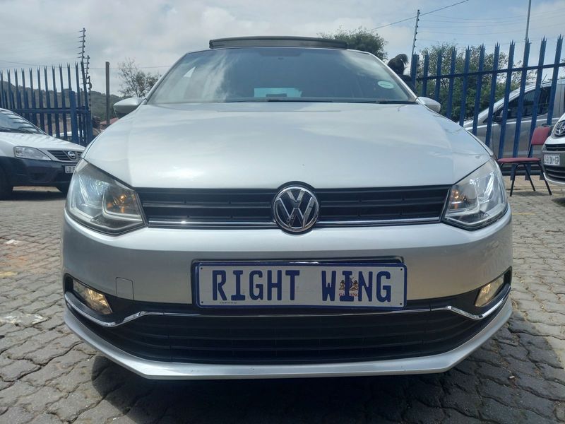 2016 Volkswagen Polo 1.2 TSI Comfortline, Silver with 65000km available now!