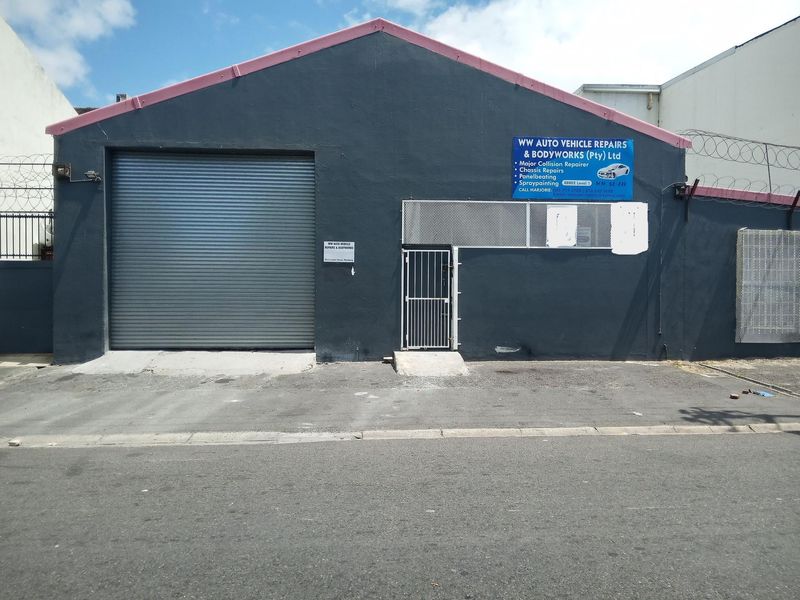350 m/2 Warehouse/Mixed Use/Manufacturing Space To Let in Wynberg