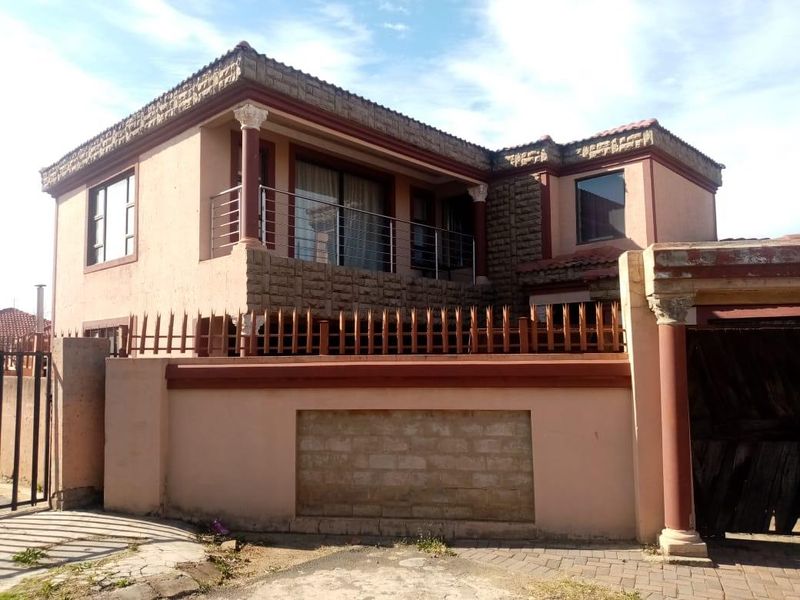 4 Bedroom House For Sale in Evaton West