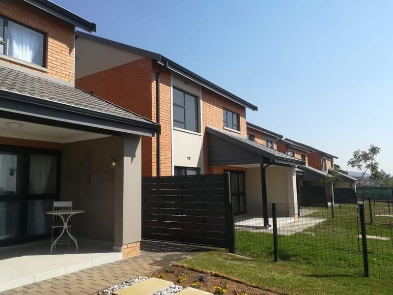 3 Bedrooms 2.5 Bathroom Townhouse Available in Zambezi Manor Lifestyle Estate