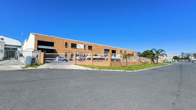 276m2 Industrial Warehouse TO LET in Killarney Gardens