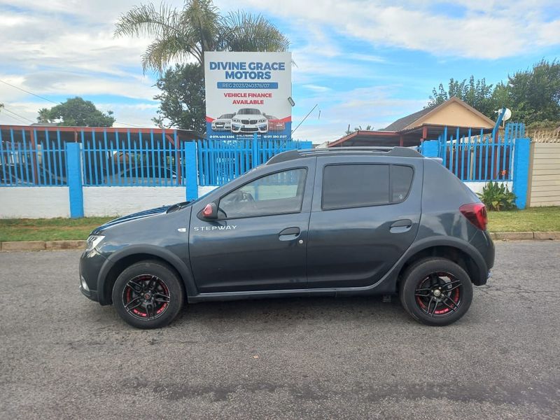 Renault Sandero 0.9 Turbo Stepway, Grey with 47000km, for sale!