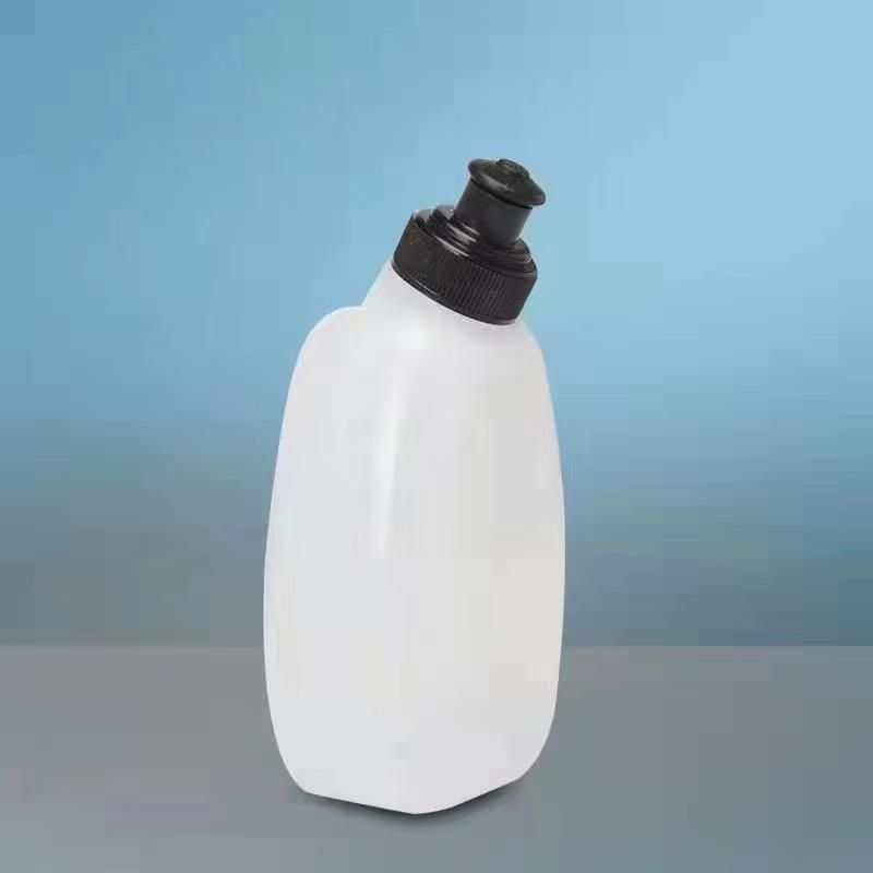 Waterproof Hydration Pack with1.5L bladder and one 250ml soft flask.