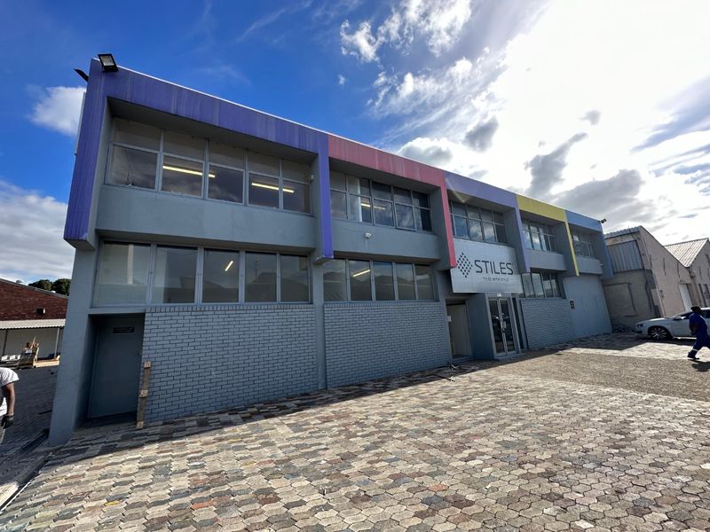 Large industrial warehouse with yard space available TO LET in Paarden Eiland