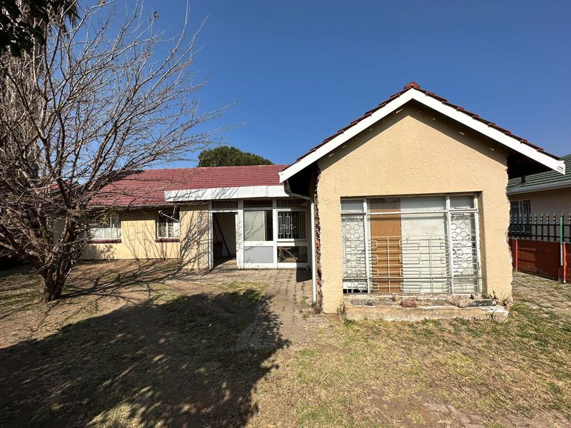 13 Chasewater Street | Commercial Property for Sale in New Redruth, Alberton