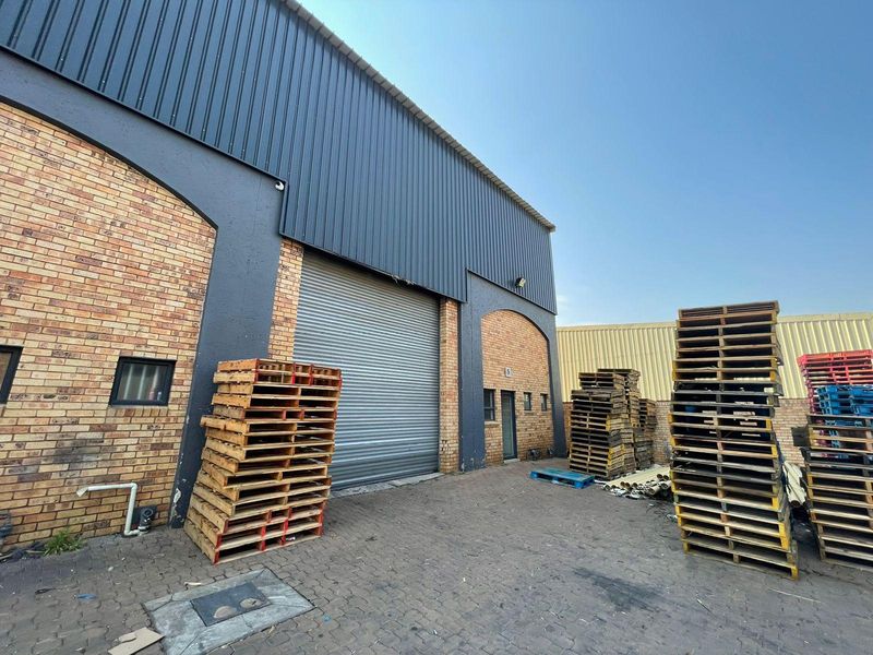 A grade industrial unit for sale in Crown Mines