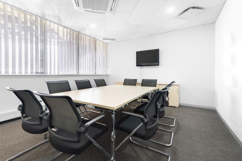 Open plan office space for 10 persons in Regus Lakeview Terraces
