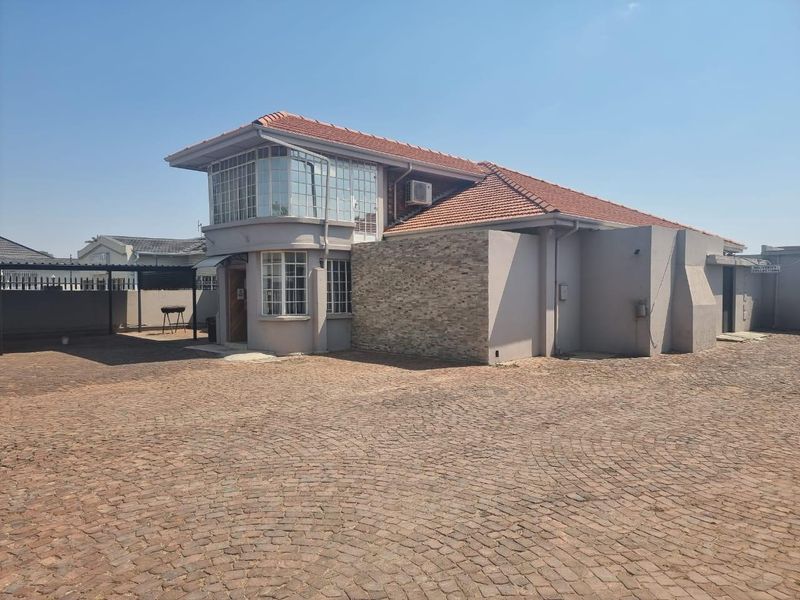 Freestanding building available for rental in Benoni