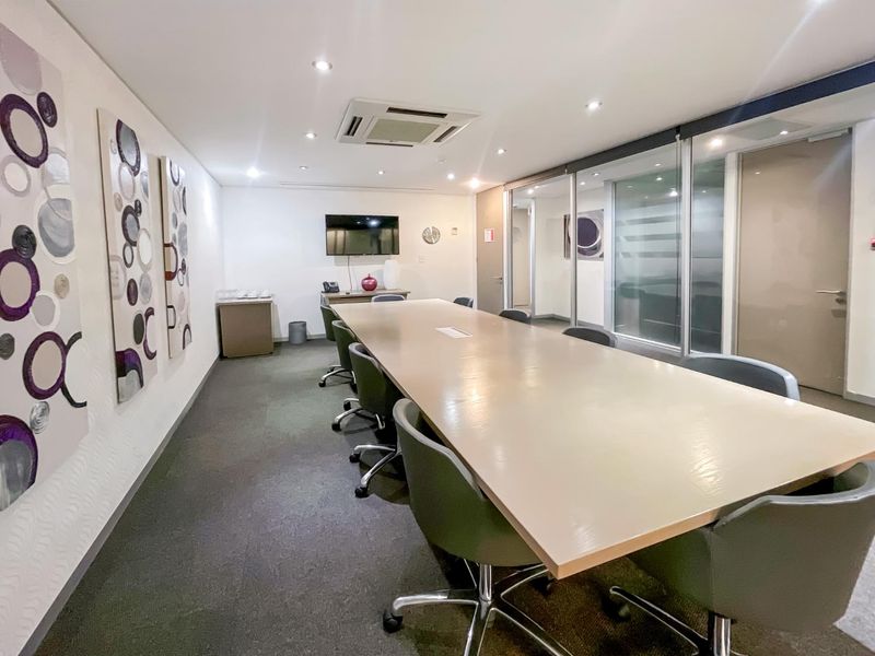Open plan office space for 10 persons in Regus Rivonia Road Sunninghill