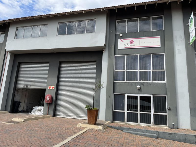 Industrial Warehouse for Sale in Halfway House