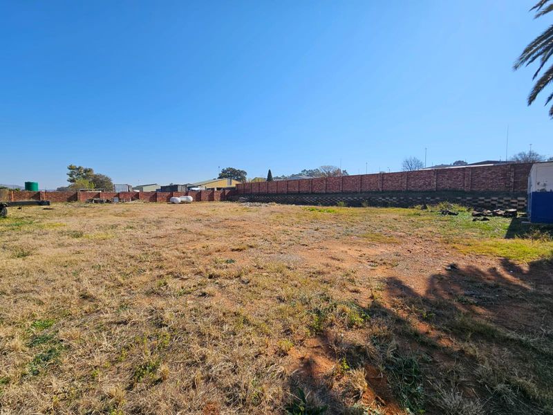 Vacant industrial yard / land available for sale, Alberton North