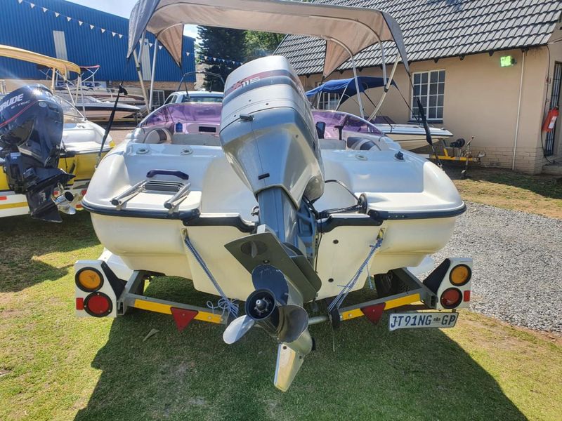 VELOCITY WITH 115HP MARINER OUTBOARD MOTOR