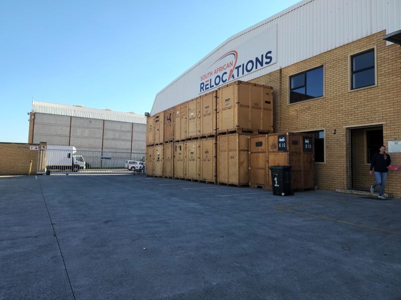 Warehouse in Secure, access controlled business Park with Truck Access and Parking
