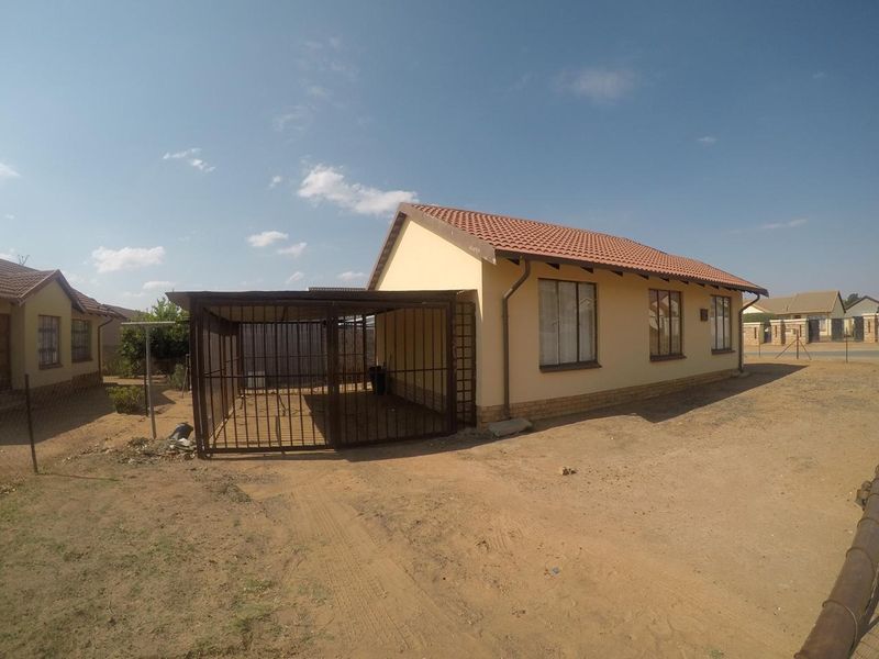 Neat 3 bedroom home for sale at bargain price in the sought after area of Tlhabane West