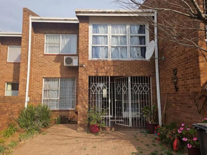 3 Bedroom with 2 Bathroom House For Sale North West