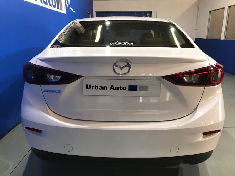 2015 Mazda Mazda3 1.6 Dynamic 4-Door, White with 162000km available now!