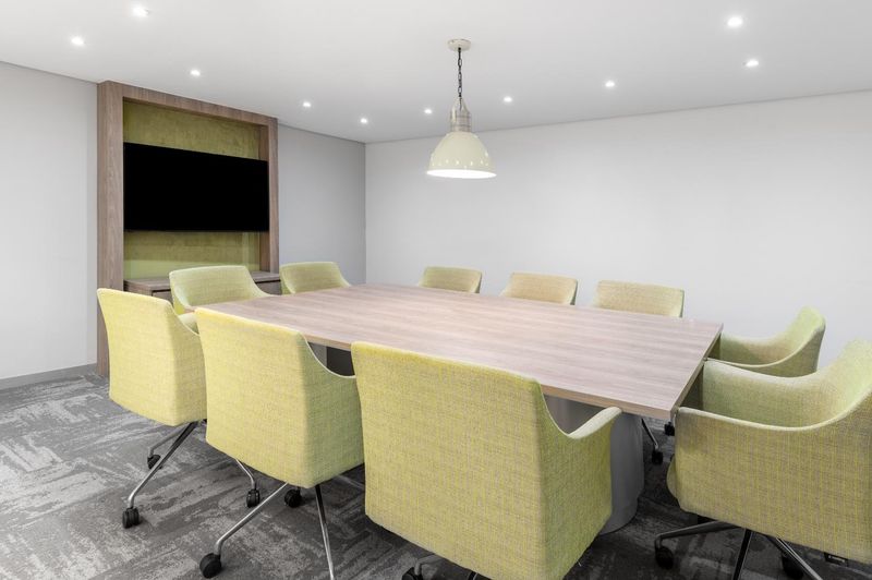 Open plan office space for 10 persons in Regus Pharos House, Westville