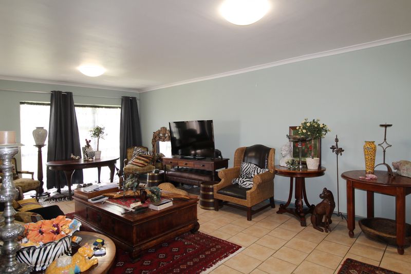 Spacious 3 bed Apartment Block For Sale in Kleinmond Central.