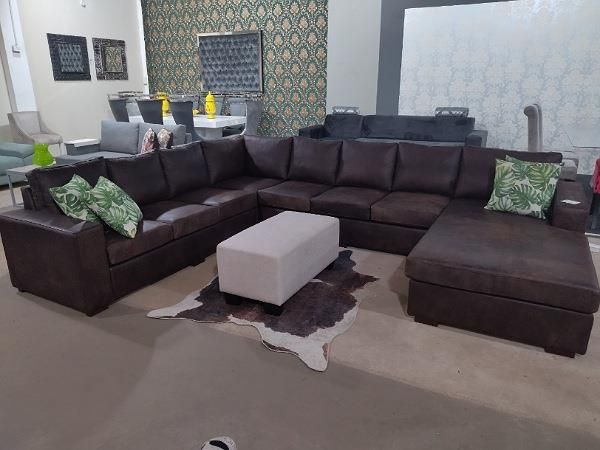 FULL GENUINE LEATHER LOUNGE SETS ON SALE  - 900 UMGENI ROAD