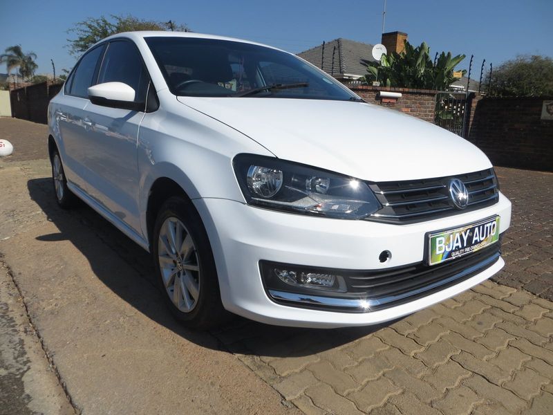 2016 Volkswagen Polo Sedan 1.4i Comfortline, White with 84000km available now!