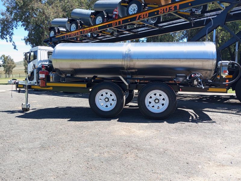 2000L Stainless Steel Tanker Trailer