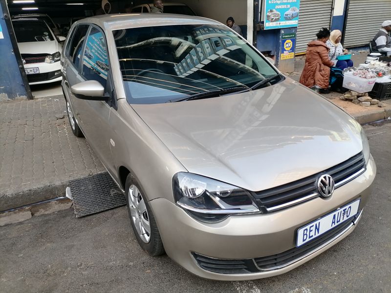 2017 Volkswagen Polo Vivo Hatch 1.4 Trendline, Gold with 65000km available now!