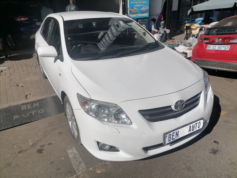 2011 Toyota Corolla 1.8 Exclusive AT, White with 85000km available now!