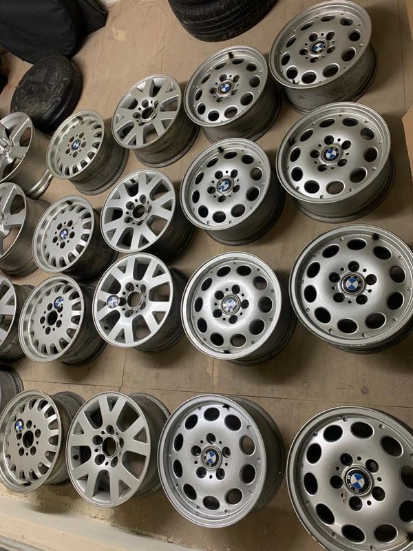 4 sets bmw rims to clear per set or the lot R2000 Per set