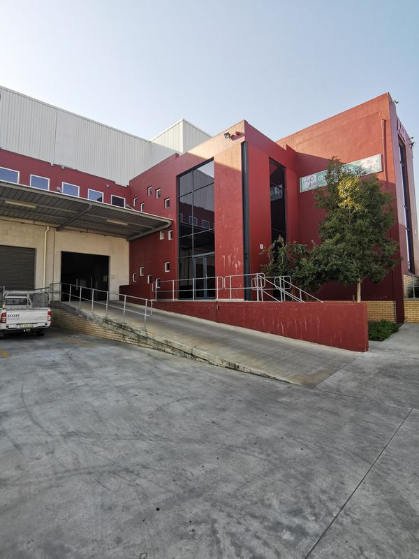 2 332m2 Warehouse / Factory TO LET, Secure Unit in Brackenfell South. Cape Town.