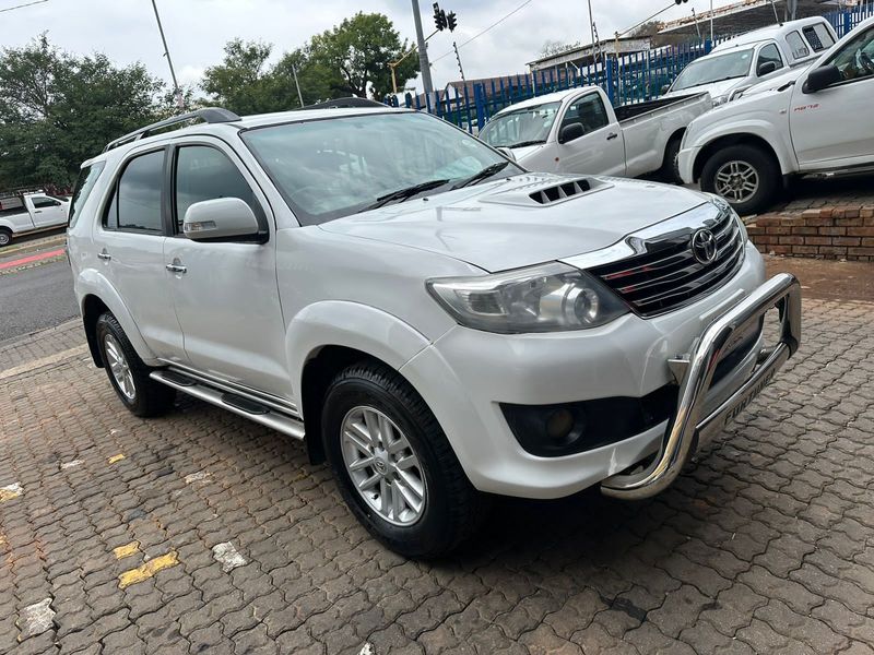 2013 Toyota Fortuner 3.0 D-4D 4x2 AT, White with 106000km available now!