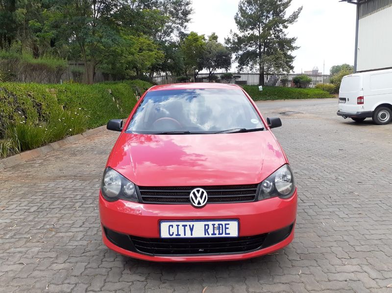 2015 Volkswagen Polo Vivo Sedan 1.6 Base, Red with 82000km available now!